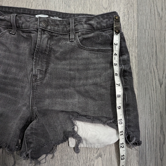 Old Navy High Rise Distressed denim short Size 8 Goth Alt - Picture 8 of 9